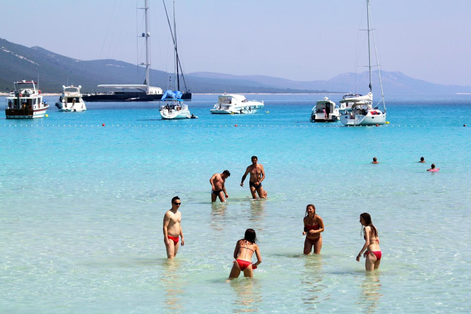 Apartments By The Sea Sali, Dugi Otok - 8110 Kültér fotó